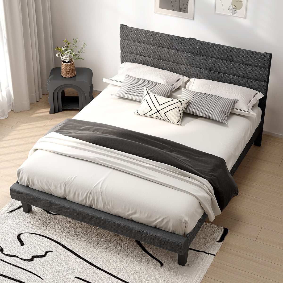 Queen Size Linen Fabric Upholstered Platform Bed Frame Z80432